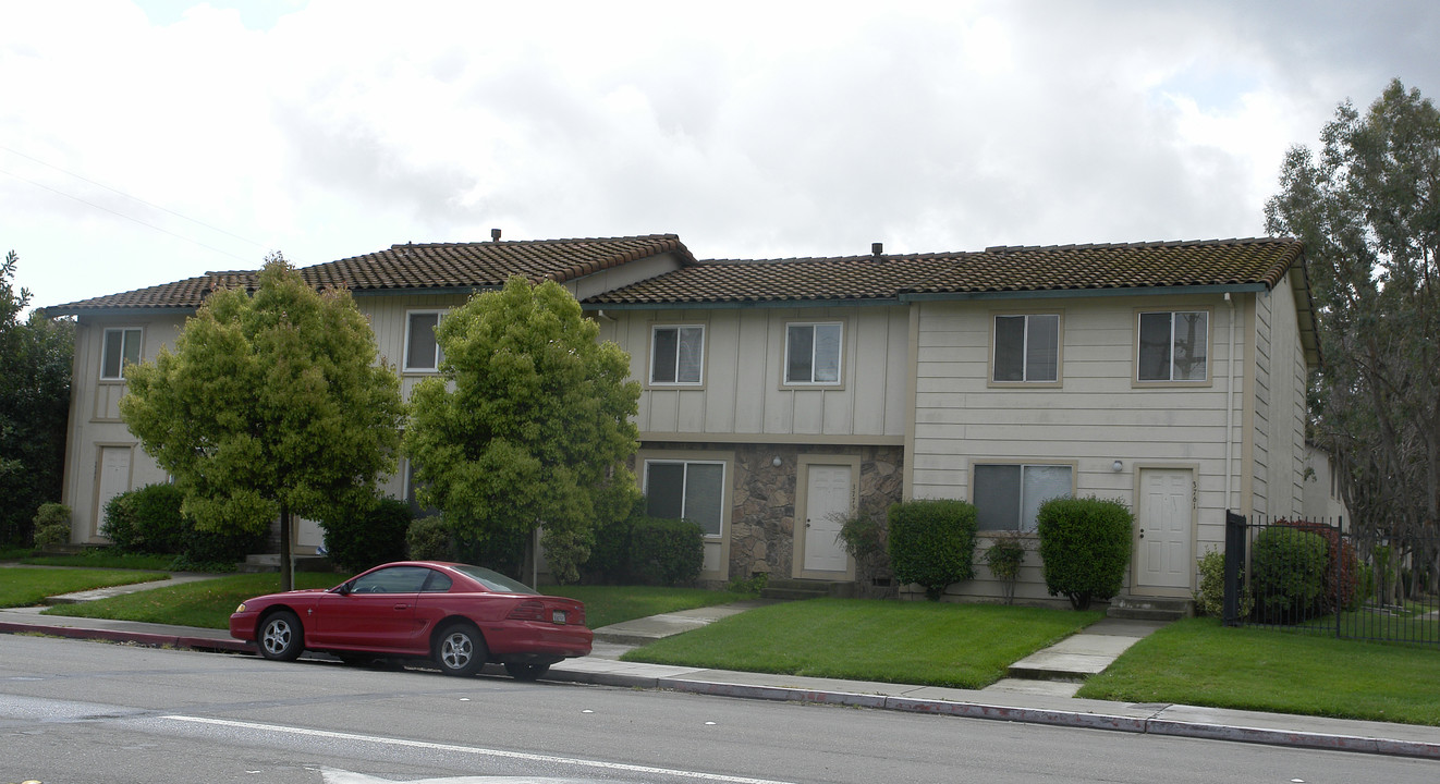 3761-3791 East Ave in Livermore, CA - Foto de edificio