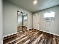 711 SW 5th St photo'