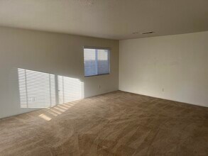 36718 Arbolada Ln in Palmdale, CA - Building Photo - Building Photo