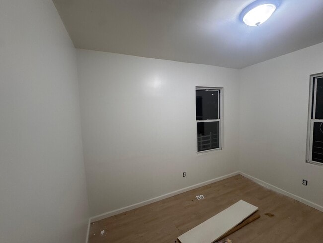 60 S 12th St, Unit 1 in Newark, NJ - Foto de edificio - Building Photo