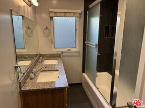 15746 Magnolia Blvd in Los Angeles, CA - Building Photo - Building Photo