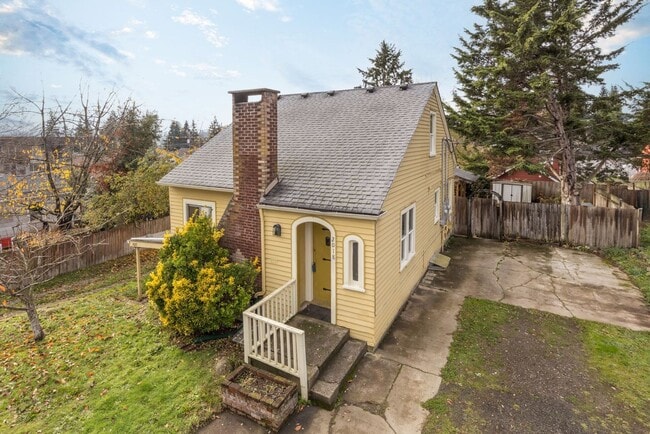 2018 11th St in Bremerton, WA - Foto de edificio - Building Photo