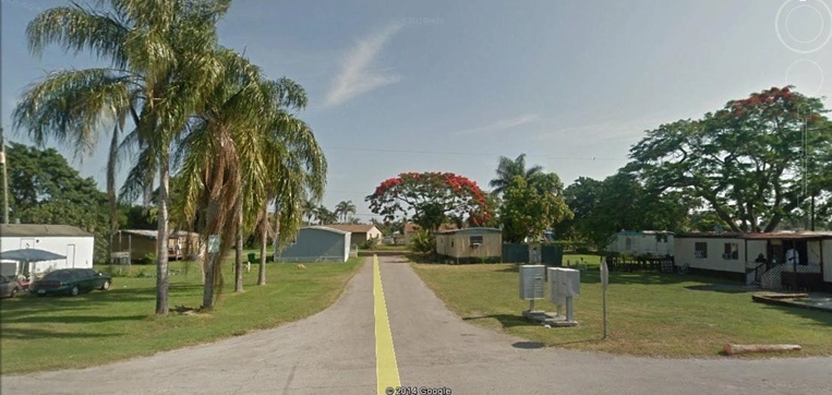 Ridgeway Mobile Home Park in Pahokee, FL - Building Photo