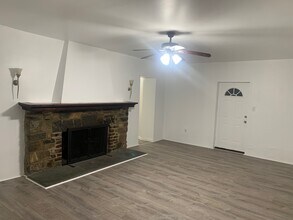 2 Hollowbrook Plz, Unit 1 in Cortlandt Manor, NY - Building Photo - Building Photo