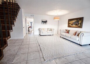 6201 Fondren Rd in Houston, TX - Building Photo - Building Photo