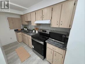 213 Equator Crescent in Vaughan, ON - Building Photo - Building Photo