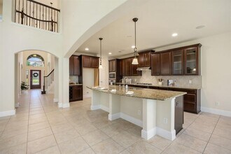 5822 Crawford Hill Ln in Sugar Land, TX - Foto de edificio - Building Photo