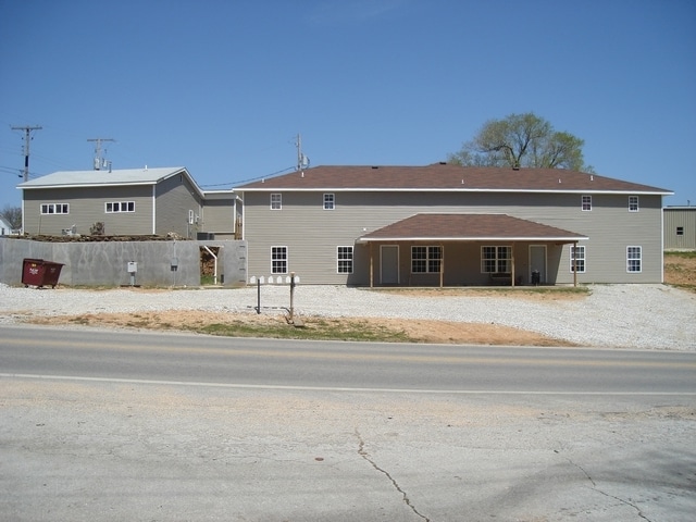 312 N Davis St in Pea Ridge, AR - Foto de edificio