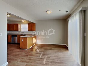 9669 Gibbon Ln in Avon, IN - Foto de edificio - Building Photo