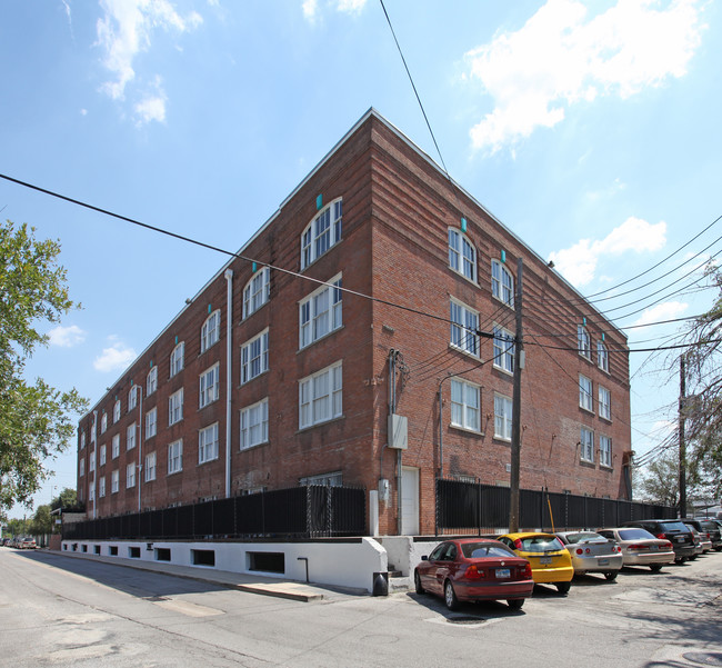 Dakota Lofts Apartments in Houston, TX - Building Photo - Building Photo