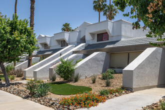 Palm Canyon Villas in Palm Springs, CA - Building Photo - Building Photo