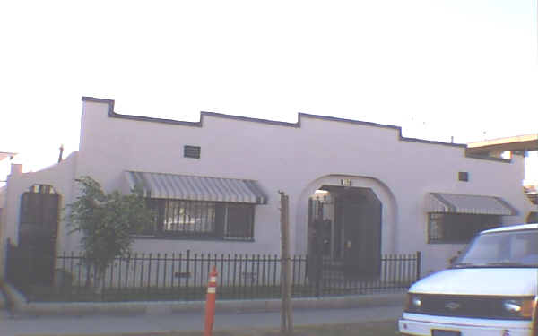 1137 Hoffman Ave in Long Beach, CA - Foto de edificio - Building Photo