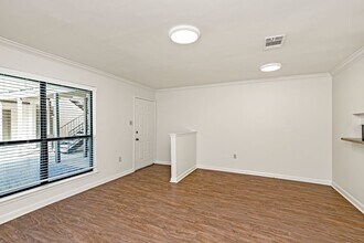 5243 Butter Creek Ln in Baton Rouge, LA - Building Photo - Building Photo