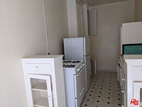 665 Cochran Ave in Los Angeles, CA - Building Photo - Building Photo