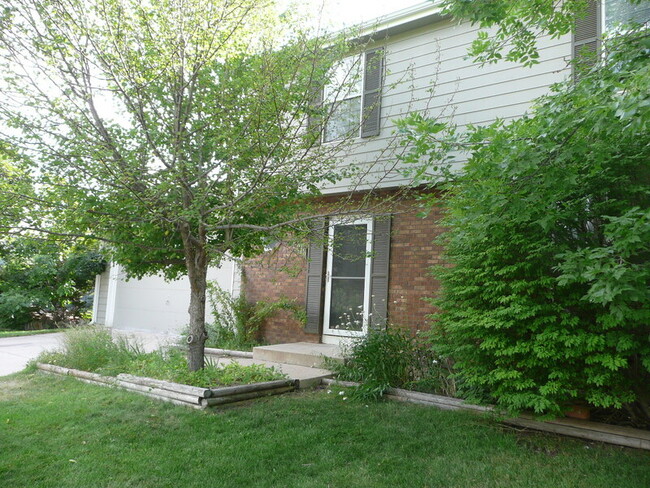property at 2013 Lexington Ct