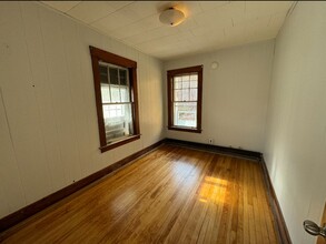 27 Maple Street in Windsor, VT - Building Photo - Interior Photo