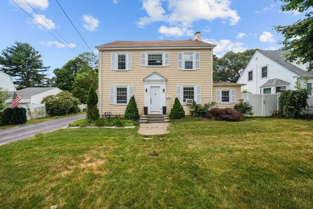 6 Fairview Ave in Lincoln, RI - Foto de edificio