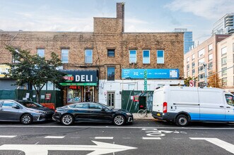 135 Kent Ave in Brooklyn, NY - Building Photo - Building Photo