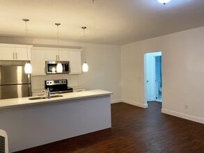 3201 Aviation Avenue in Coconut Grove, FL - Foto de edificio - Interior Photo