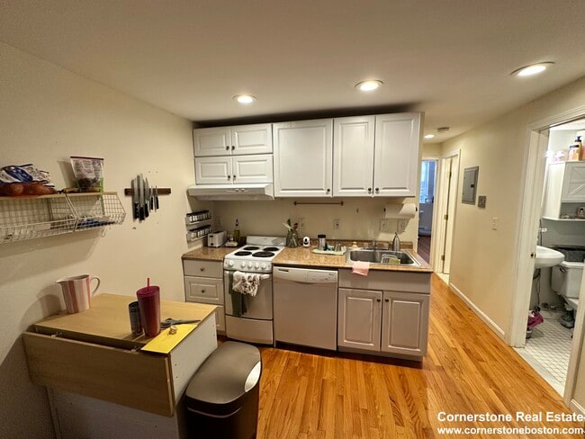 22 Phillips St, Unit M in Boston, MA - Foto de edificio - Building Photo