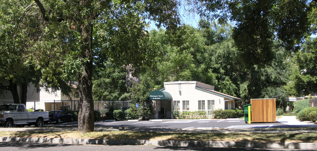 Washington Square in Sacramento, CA - Building Photo - Building Photo