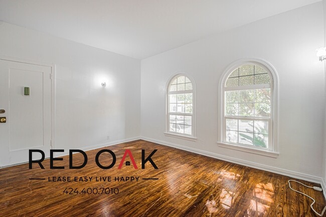 property at 960 S Ardmore Ave