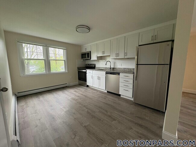 9 River Dr, Unit A in Danvers, MA - Building Photo - Building Photo