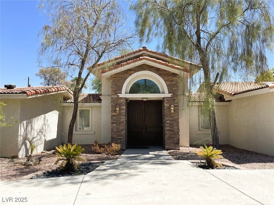 5328 S Topaz St in Las Vegas, NV - Building Photo
