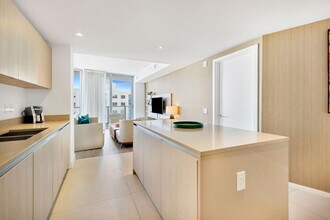 4111 S Ocean Dr in Hollywood, FL - Building Photo - Building Photo