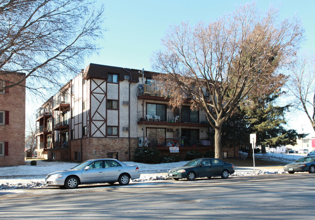 3300 Minnehaha Ave in Minneapolis, MN - Building Photo - Building Photo