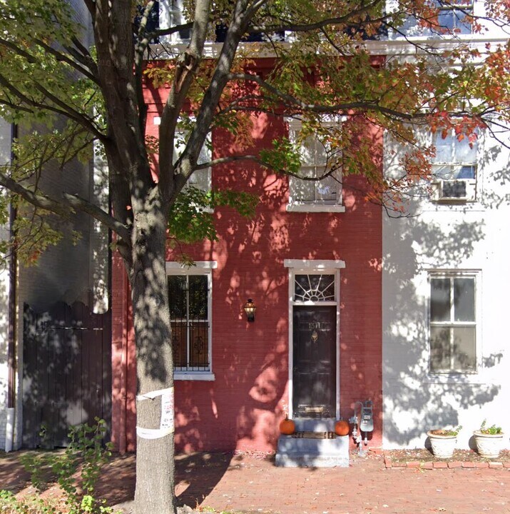 1309 Duke St in Alexandria, VA - Building Photo