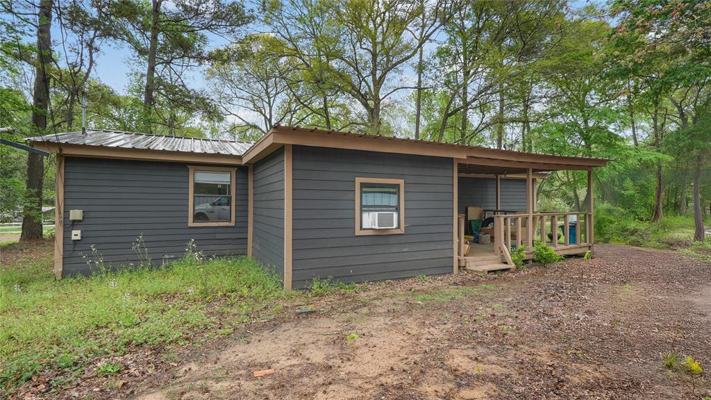 2359 Virginia St in Montgomery, TX - Building Photo