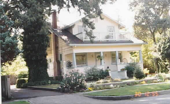 102 Elizabeth Way in San Rafael, CA - Foto de edificio