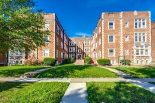 2828 S Moreland Blvd in Cleveland, OH - Building Photo