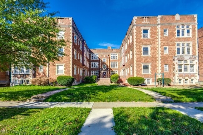 property at 2828 S Moreland Blvd