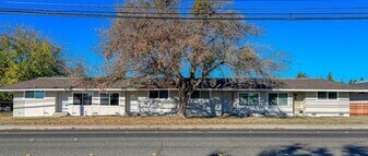 817 E Bellevue Rd, Unit NA in Atwater, CA - Building Photo
