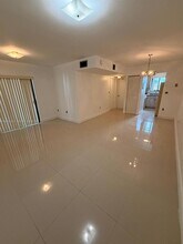 2046 W Flagler St in Miami, FL - Building Photo - Building Photo