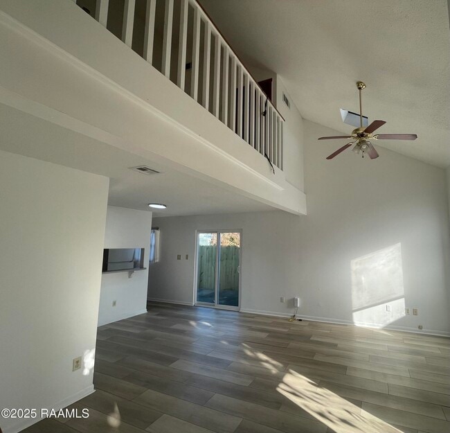 104 Mindes Dr in Lafayette, LA - Building Photo - Building Photo
