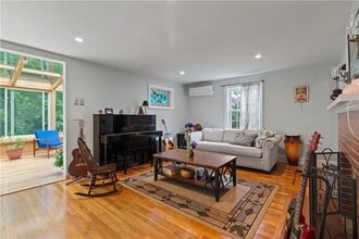 27 1/2 Doro Pl in East Providence, RI - Building Photo - Building Photo