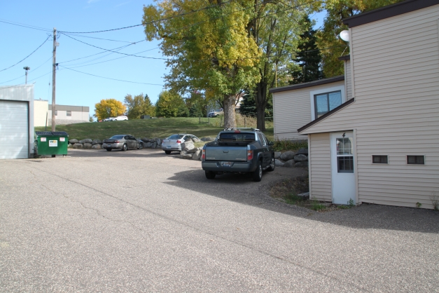 110 Loretto St in Loretto, MN - Foto de edificio - Building Photo