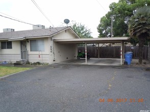 814 Chestnut St in Turlock, CA - Building Photo - Building Photo