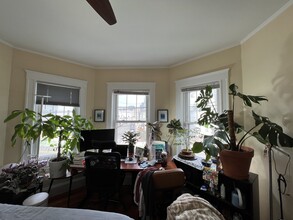 332 Beacon St, Unit 332 Beacon St. #2 in Somerville, MA - Foto de edificio - Building Photo