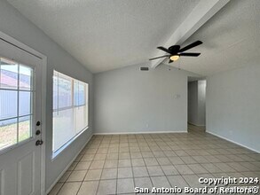 6604 Spring Hurst Dr in San Antonio, TX - Building Photo - Building Photo