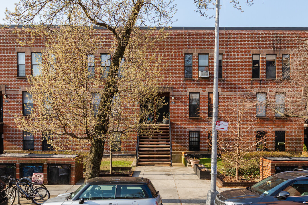 38-40 Carroll St in Brooklyn, NY - Building Photo