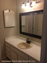 410 Westwood Dr in Tallahassee, FL - Foto de edificio - Building Photo