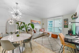 2101 Brickell Ave, Unit 2009 in Miami, FL - Building Photo - Building Photo