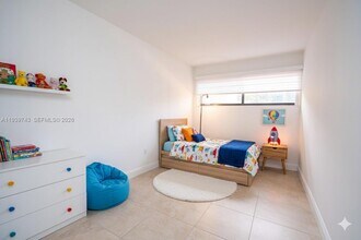 3753 Estepona Ave in Doral, FL - Building Photo - Building Photo