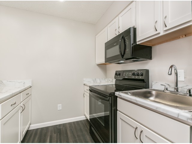 Eastview Apartments in Springfield, MO | ApartmentHomeLiving.com