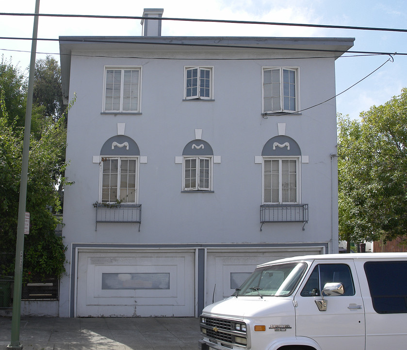 900-906 E 19th St in Oakland, CA - Building Photo