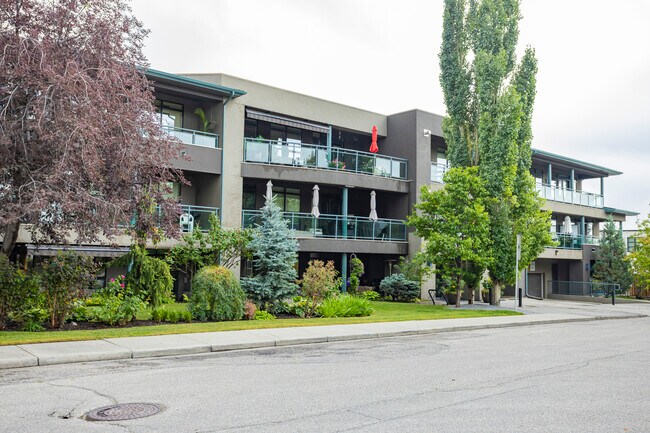 Parkhill in Calgary, AB - Building Photo - Building Photo